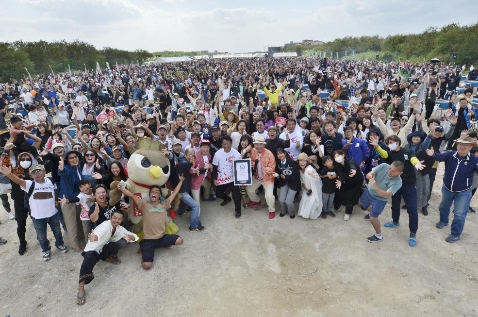 人口5万人達成を祝う石垣島大BBQまつりでギネス世界記録達成｜石垣市